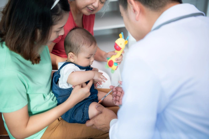 Vì sao trẻ dưới một tuổi dễ mắc viêm phổi do RSV?